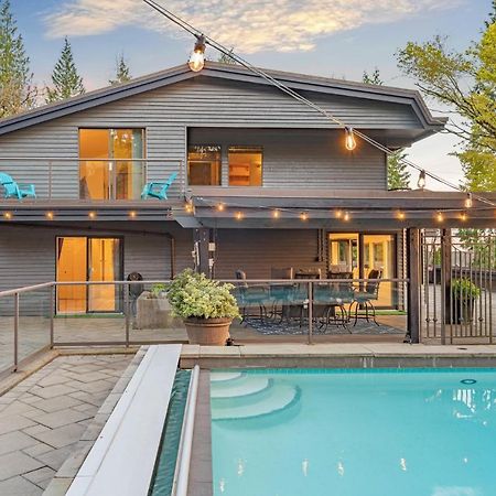 Cypress: Private Bedroom/Bathroom/Office, With Shared Pool, Hot Tub North Vancouver Buitenkant foto