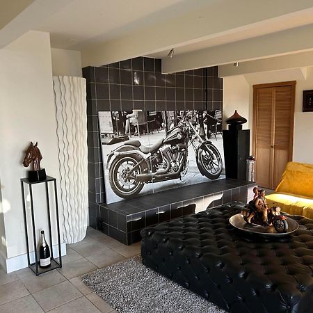 Cypress: Private Bedroom/Bathroom/Office, With Shared Pool, Hot Tub North Vancouver Buitenkant foto