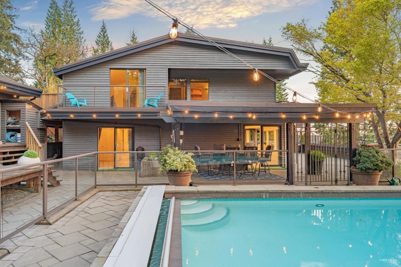Cypress: Private Bedroom/Bathroom/Office, With Shared Pool, Hot Tub North Vancouver Buitenkant foto