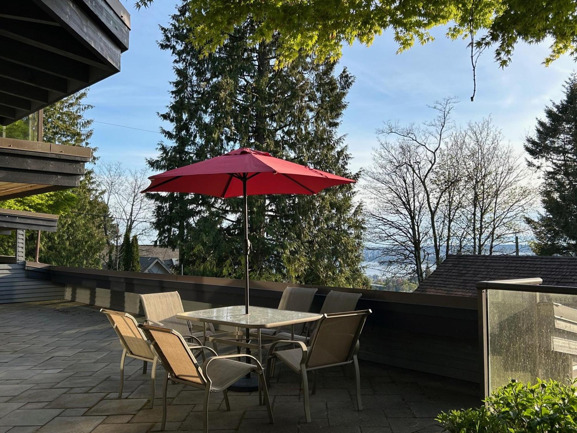 Cypress: Private Bedroom/Bathroom/Office, With Shared Pool, Hot Tub North Vancouver Buitenkant foto