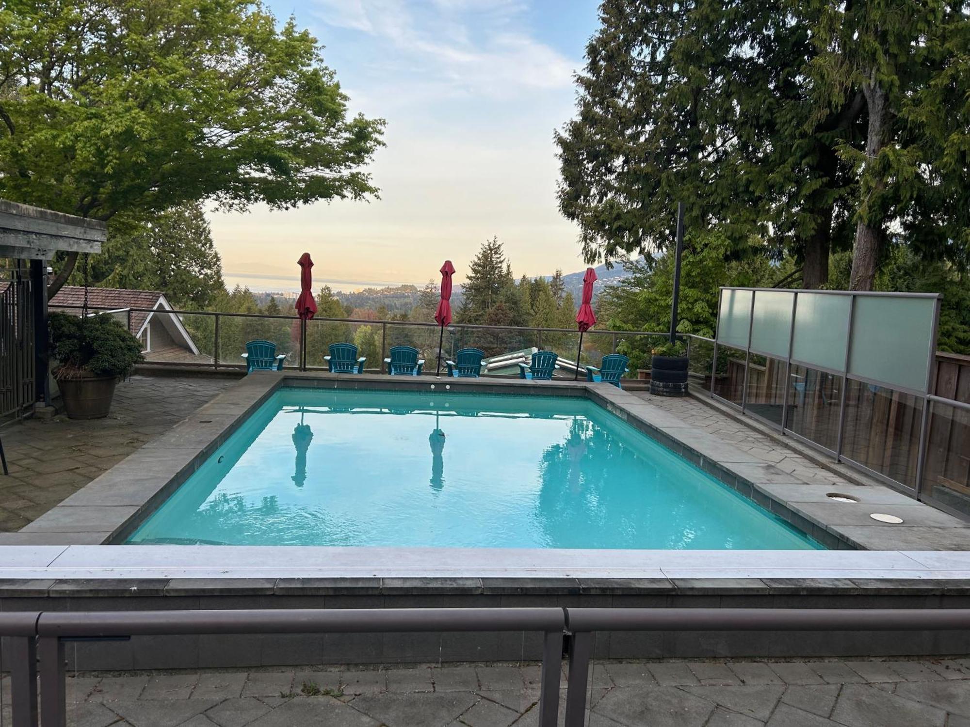 Cypress: Private Bedroom/Bathroom/Office, With Shared Pool, Hot Tub North Vancouver Buitenkant foto