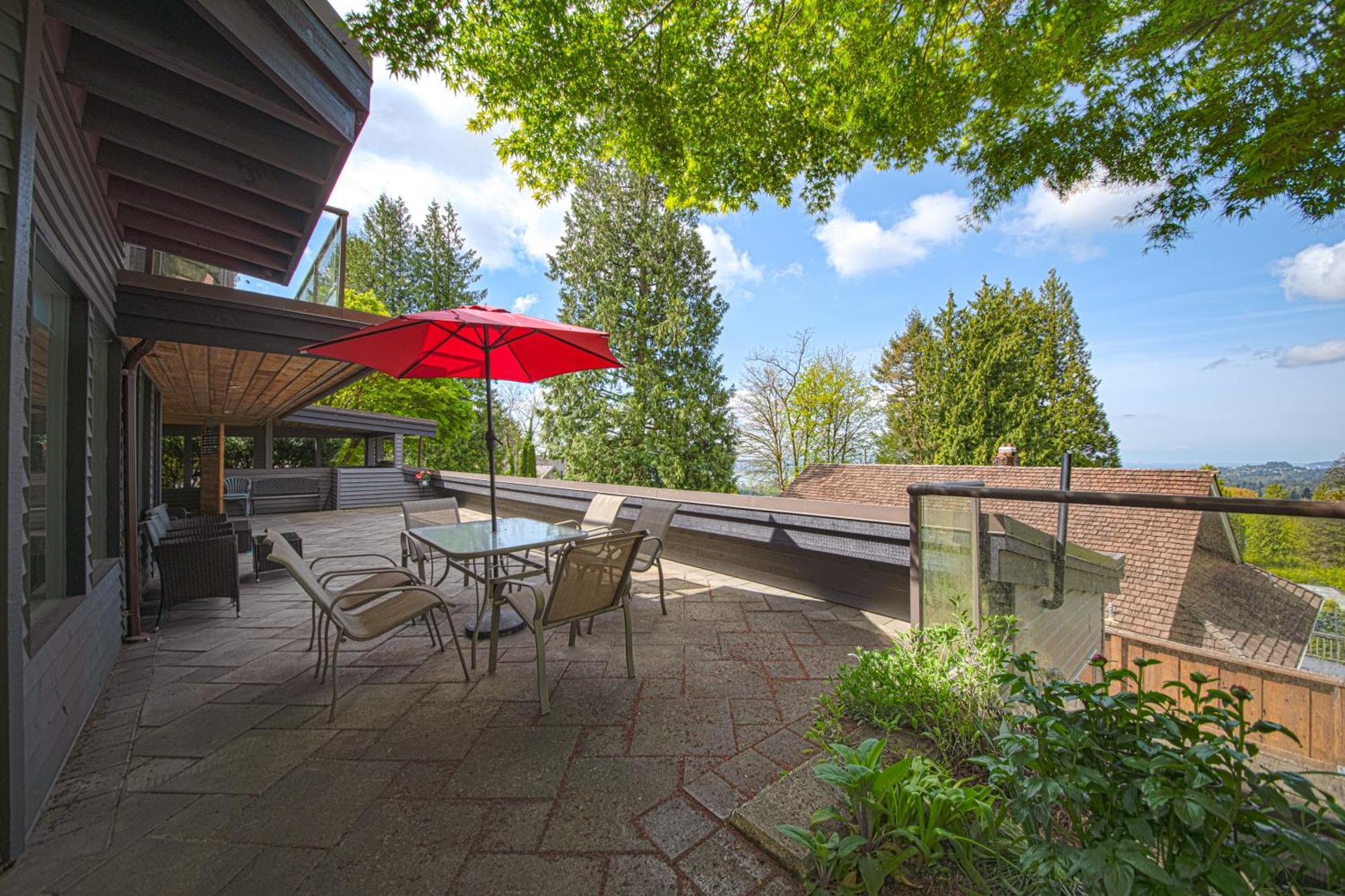 Cypress: Private Bedroom/Bathroom/Office, With Shared Pool, Hot Tub North Vancouver Buitenkant foto