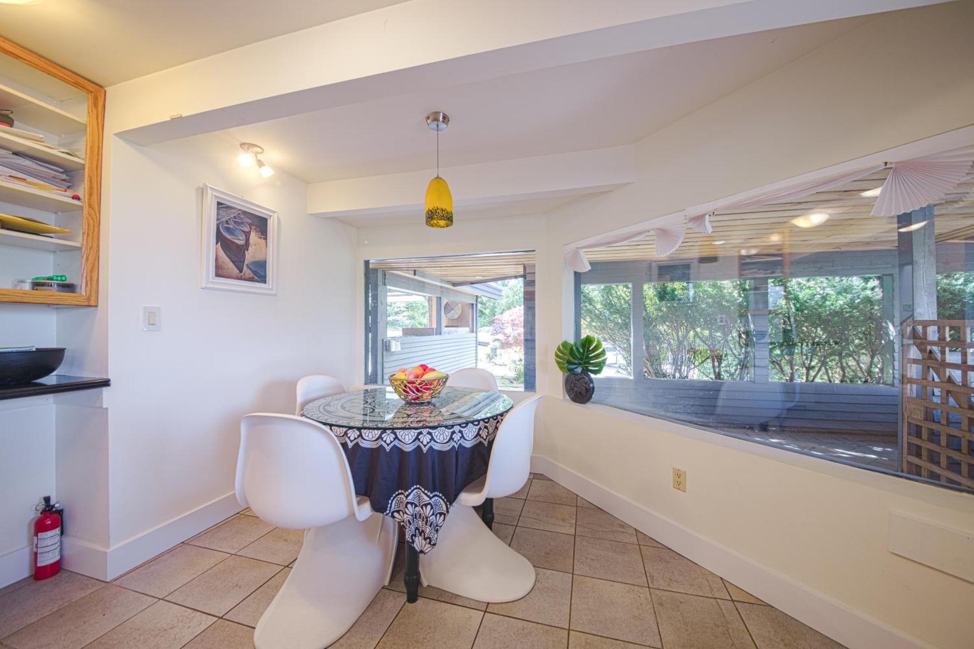 Cypress: Private Bedroom/Bathroom/Office, With Shared Pool, Hot Tub North Vancouver Buitenkant foto